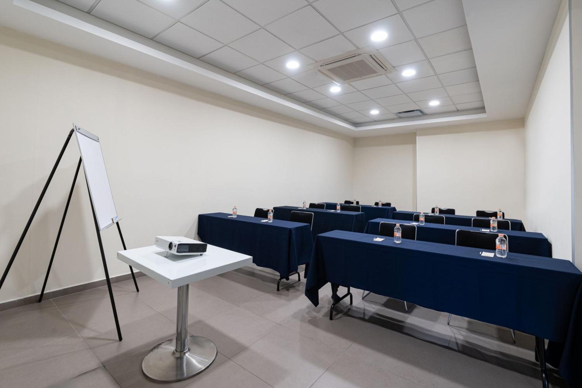 City Express Junior By Marriott Aguascalientes Centro Luaran gambar