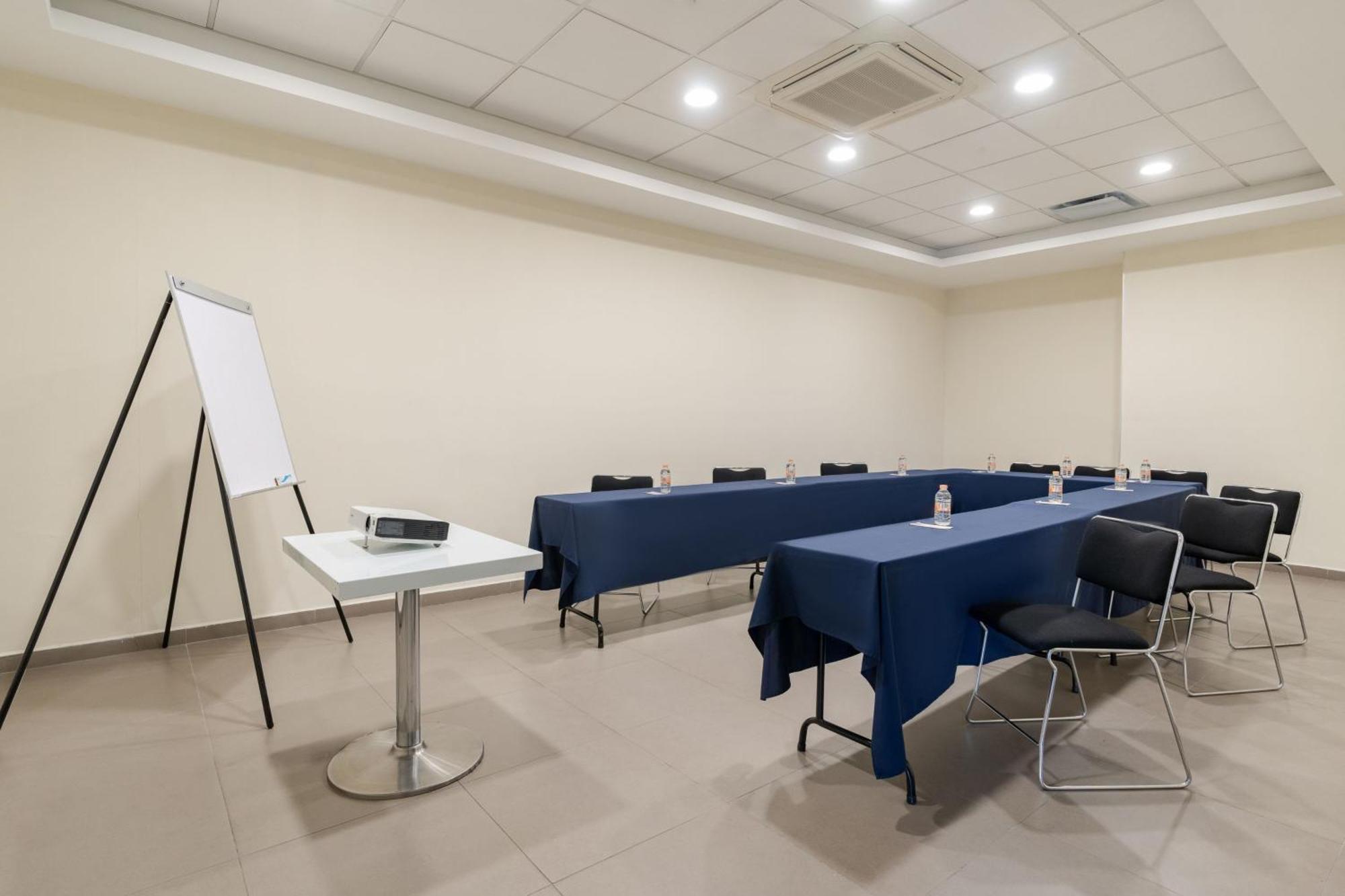 City Express Junior By Marriott Aguascalientes Centro Luaran gambar