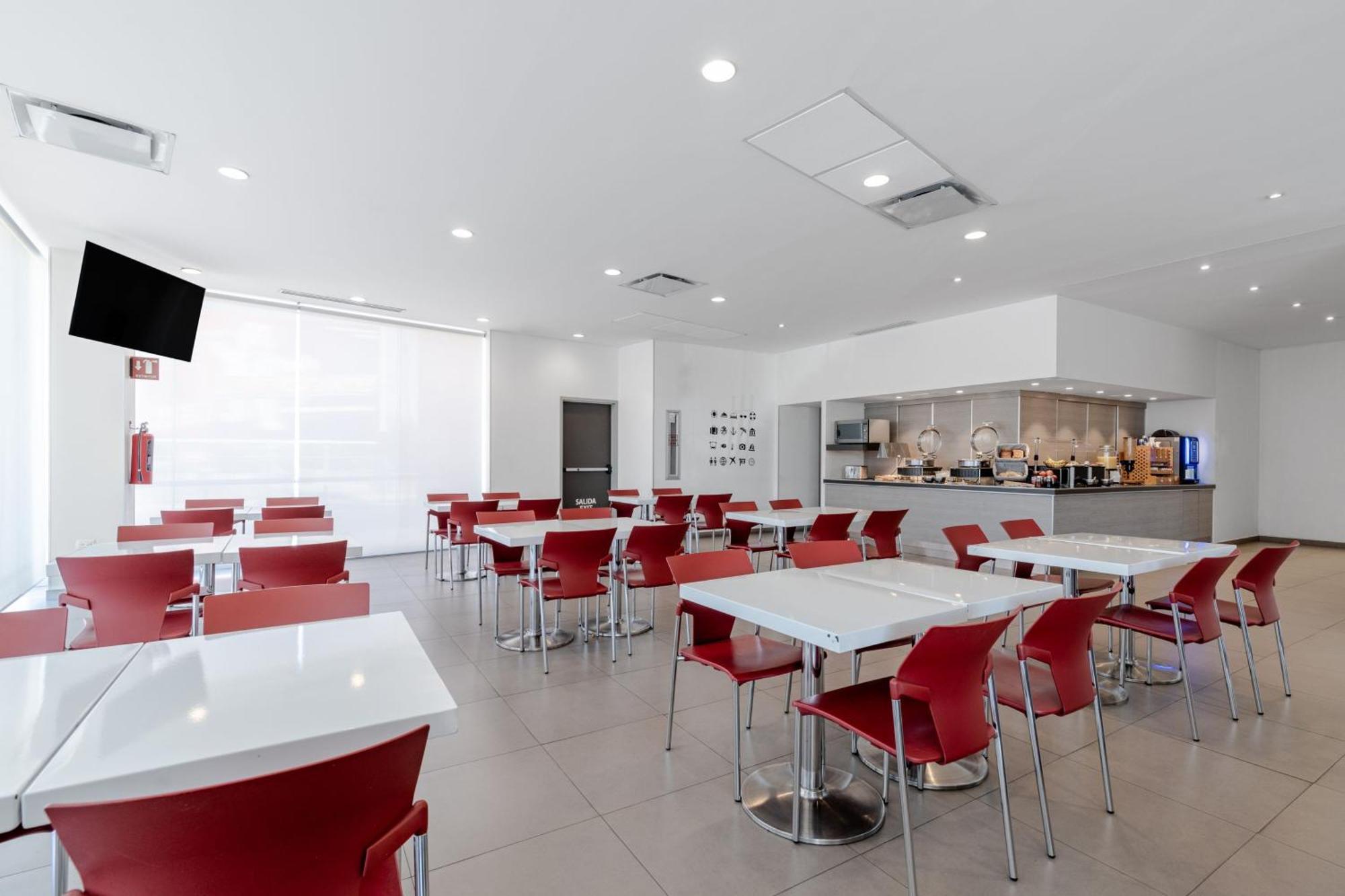 City Express Junior By Marriott Aguascalientes Centro Luaran gambar