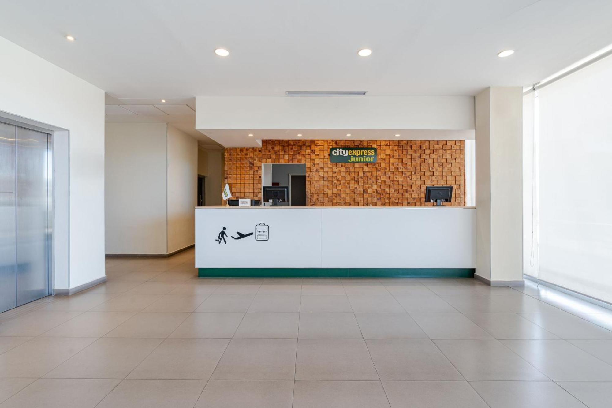 City Express Junior By Marriott Aguascalientes Centro Luaran gambar