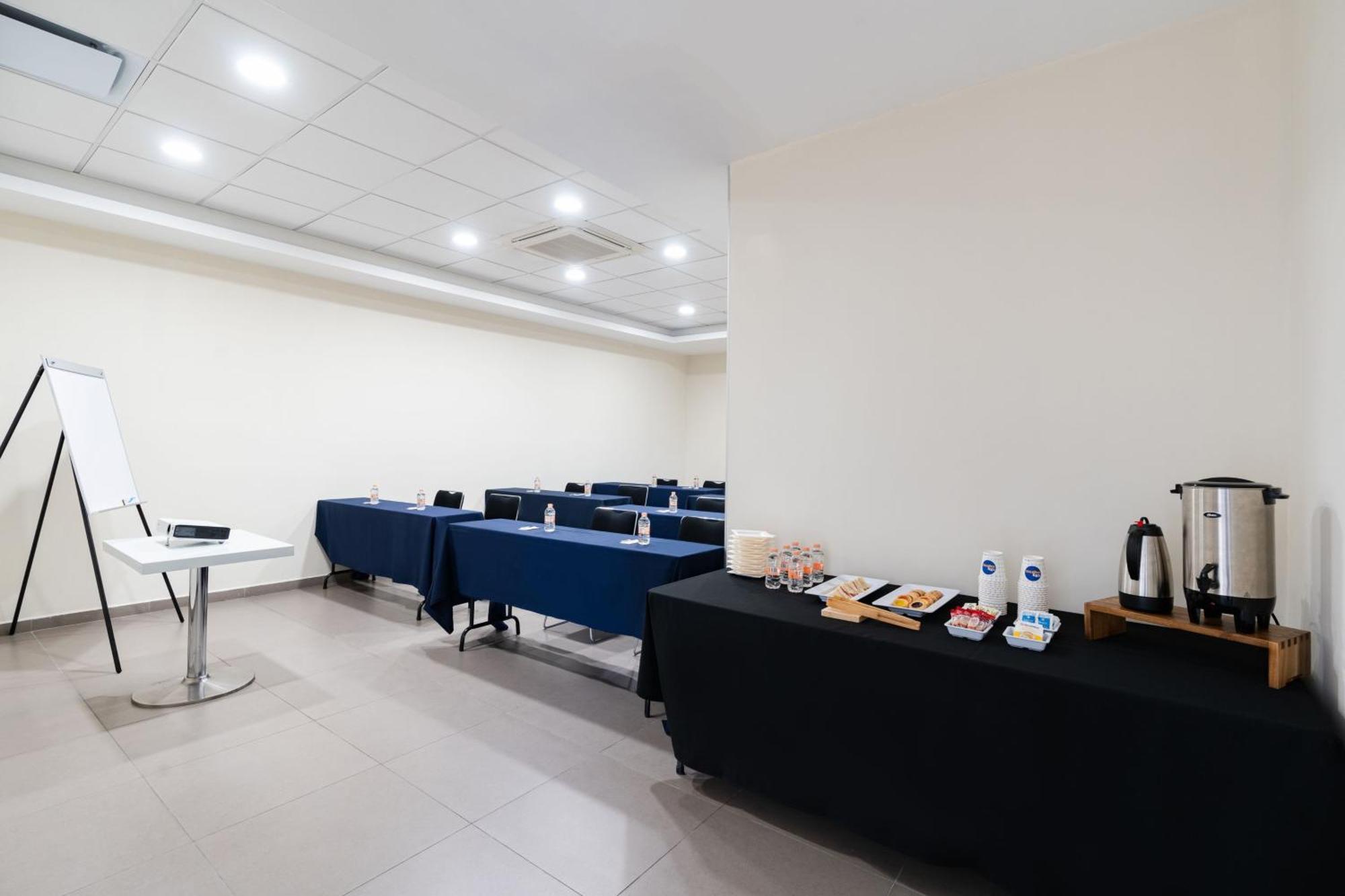 City Express Junior By Marriott Aguascalientes Centro Luaran gambar